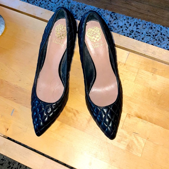 CLOSING- LAST CHANCE- MAKE OFFER -Vince Camuto Diamond Quilted Black Leather - Picture 3 of 9